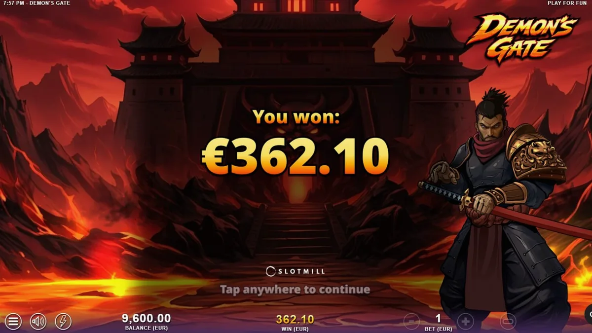 Pemandangan gerbang neraka dengan samurai dalam slot Demon's Gate